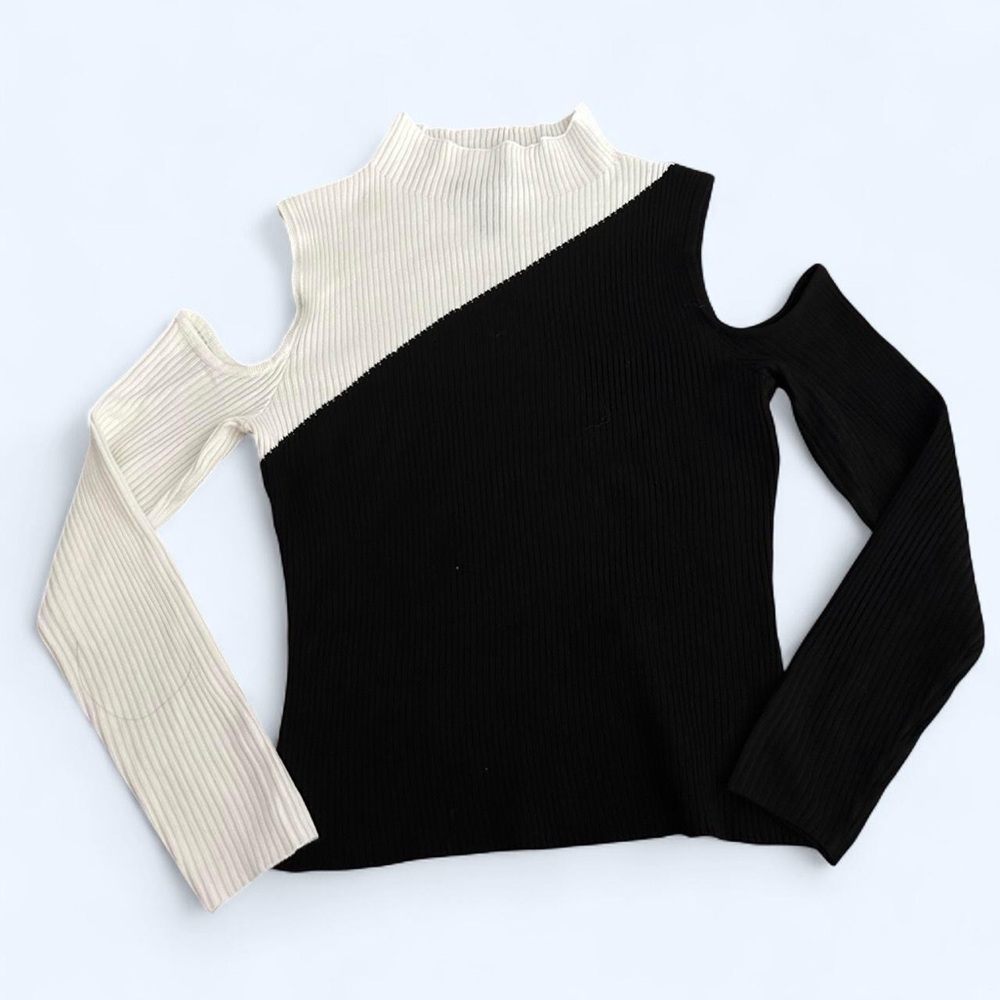 Forever 21 Off-Shoulder Black and Cream Sweater